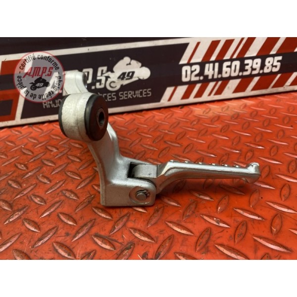 Platine repose pied passager droite 