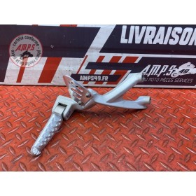 Platine repose pied passager droite 