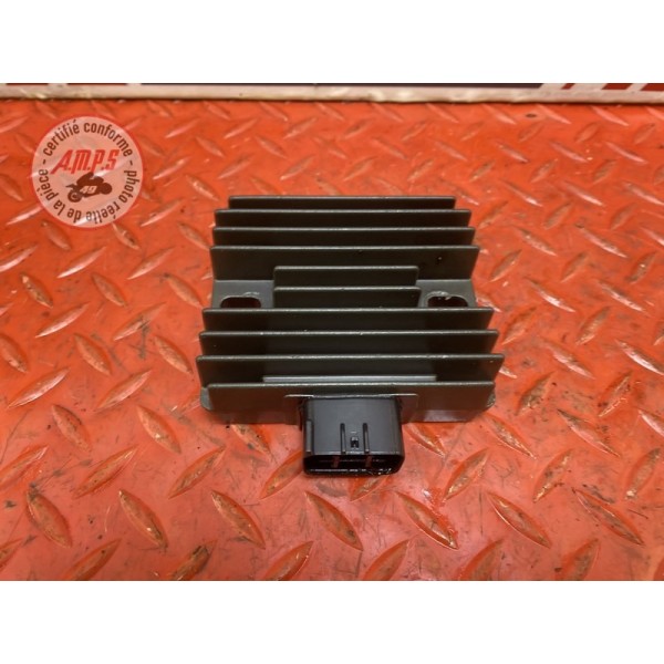 Regulateur de tension 