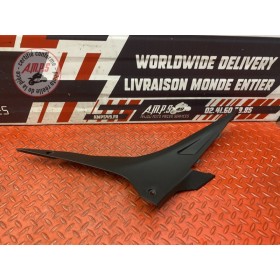 Cache plastique sous selle gauche 