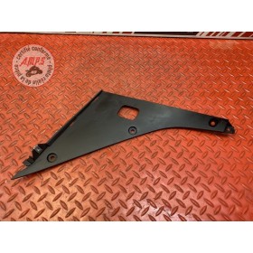 Cache sur flanc de carénage droit 