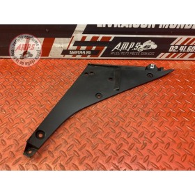 Cache sur flanc de carénage gauche 