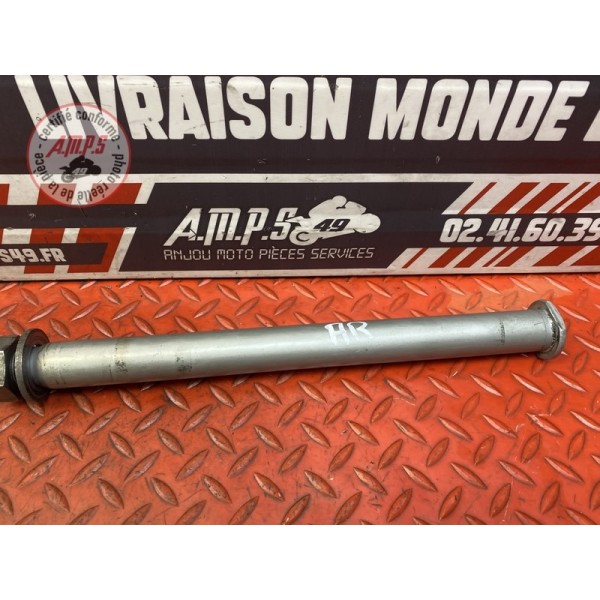 Axe de roue arriere 
