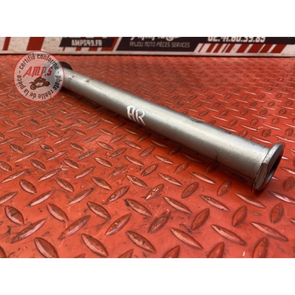 Axe de roue arriere 