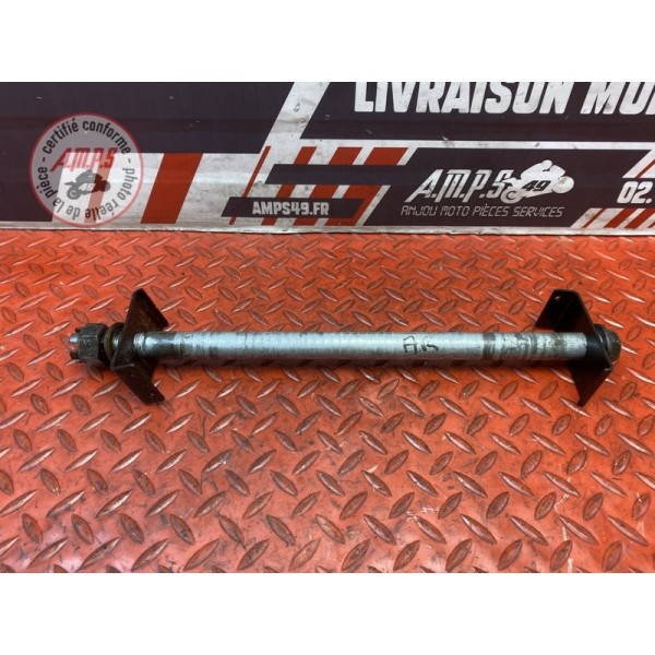 Axe de roue arriere