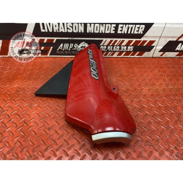 Cache plastique sous selle droit 