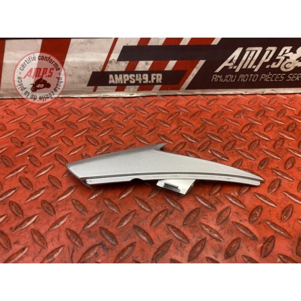 Cache plastique avant droit sur tete de fourche 