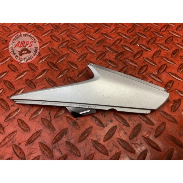 Cache plastique avant gauche sur tete de fourche 