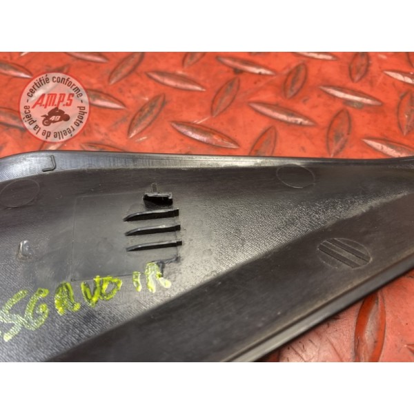 Cache sous reservoir gauche 