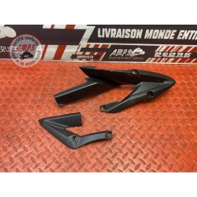 Cache sur flanc de carénage droit 