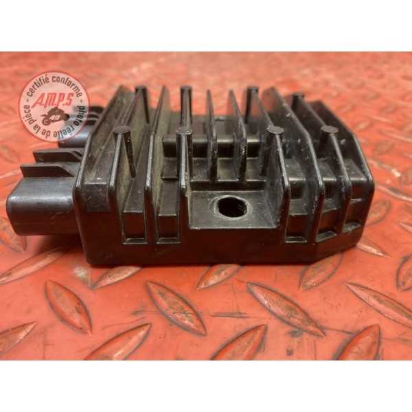 Regulateur de tension 