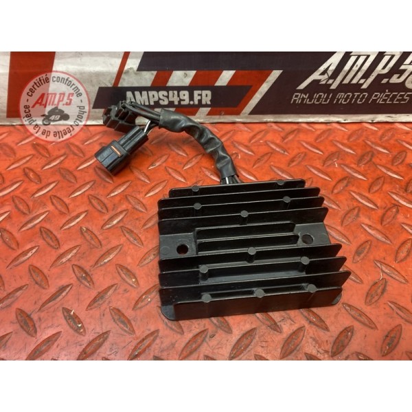Regulateur de tension 