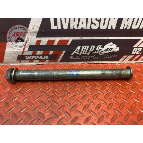 Axe de roue arriere 