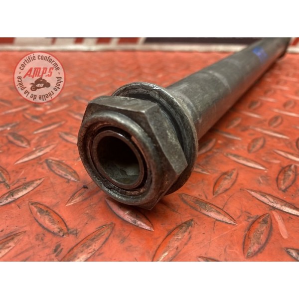 Axe de roue arriere 