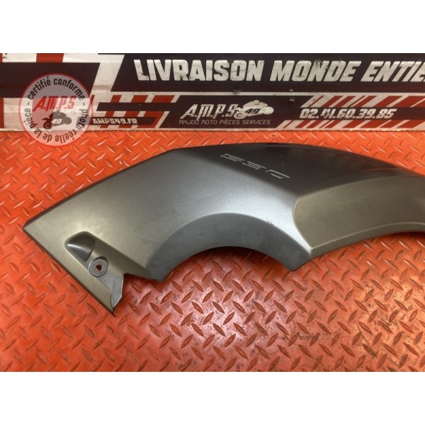 Barre panneau lateral droit 