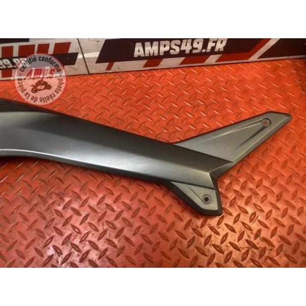 Barre panneau lateral droit 