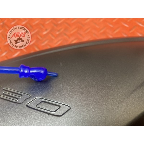 Barre panneau lateral droit 