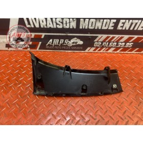 Cache lateral avant droit 