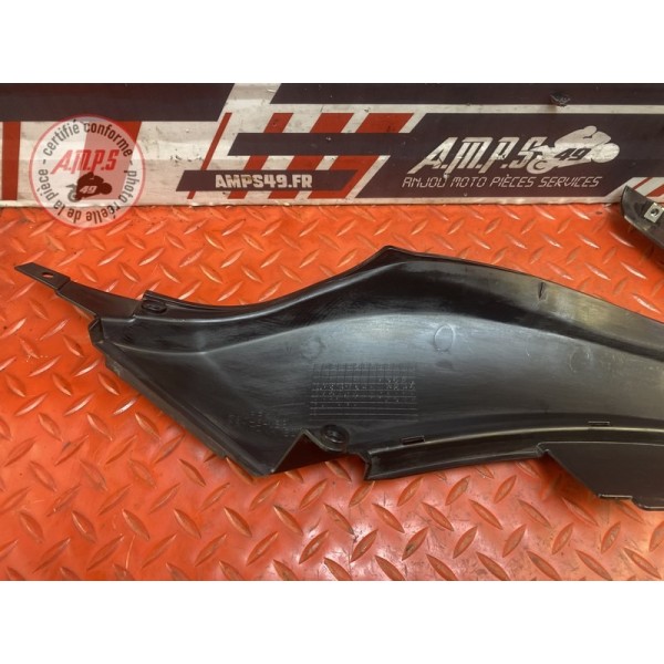 Cache plastique lateral gauche 