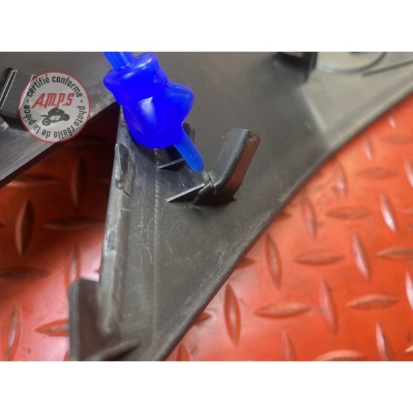 Flanc de carénage droit 