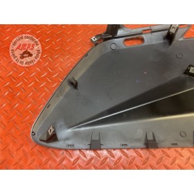 Flanc de carénage gauche 