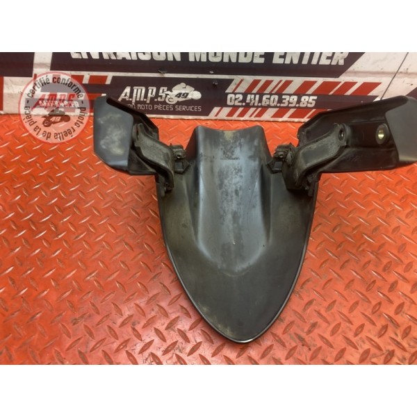 Garde boue avant superieur 