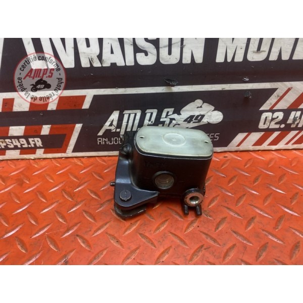 Maitre cylindre de frein avant 