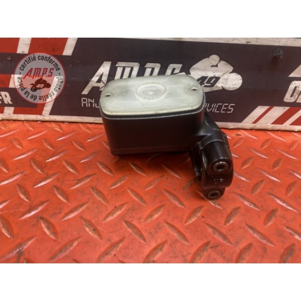 Maitre cylindre de frein avant 