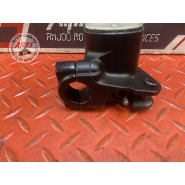 Maitre cylindre de frein avant 