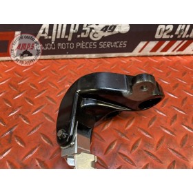 Platine repose pied passager droite 