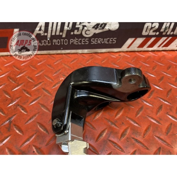 Platine repose pied passager droite 