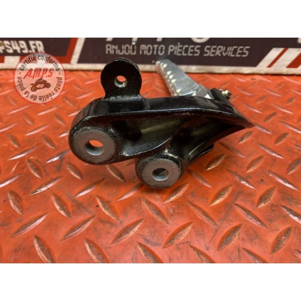 Platine repose pied passager droite 