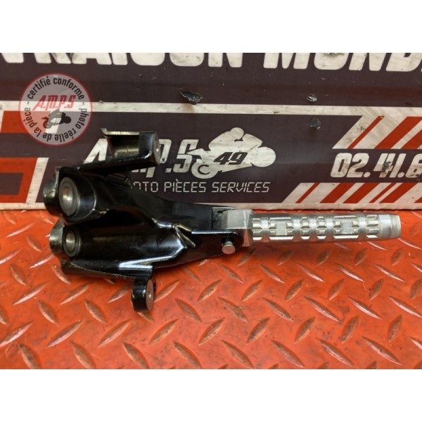 Platine repose pied passager gauche 