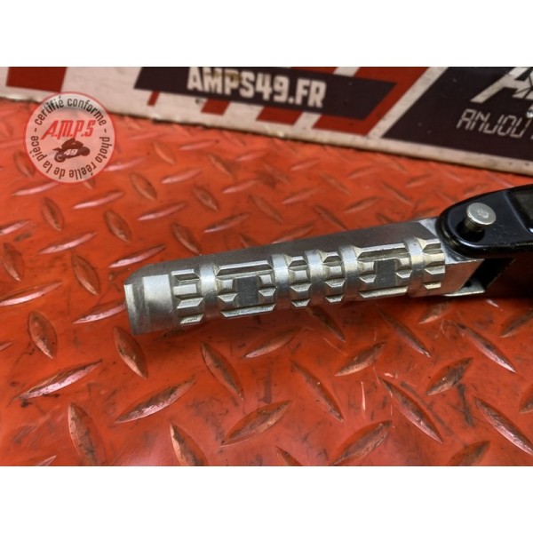 Platine repose pied passager gauche 