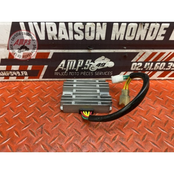 Regulateur de tension 