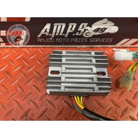 Regulateur de tension 