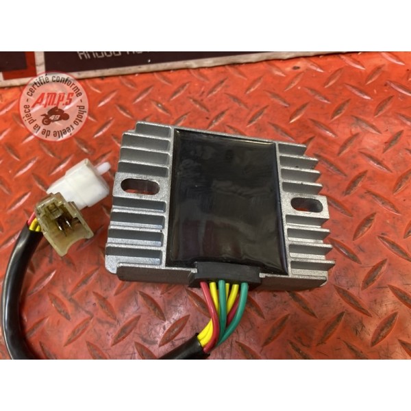 Regulateur de tension 