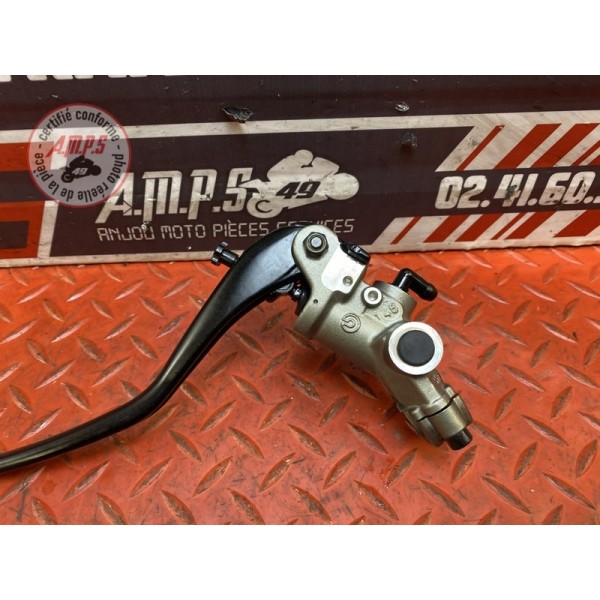 Maitre cylindre de frein avant 