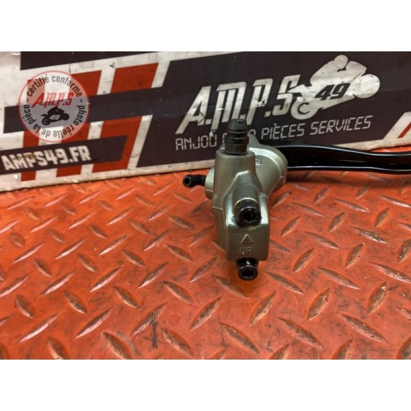 Maitre cylindre de frein avant 