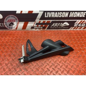 Platine repose pied passager droite 
