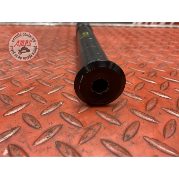 Axe de roue avant 