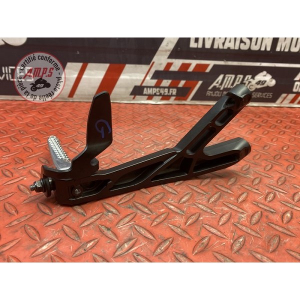 Platine repose pied passager gauche 