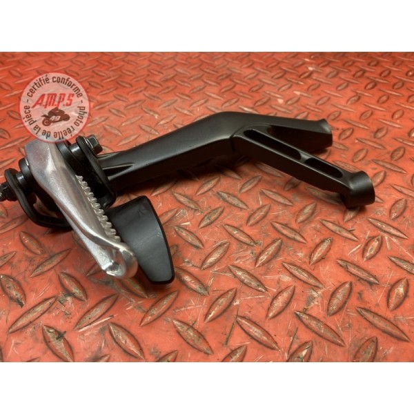 Platine repose pied passager gauche 
