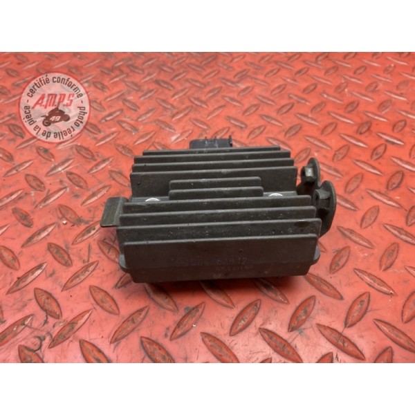 Regulateur de tension 