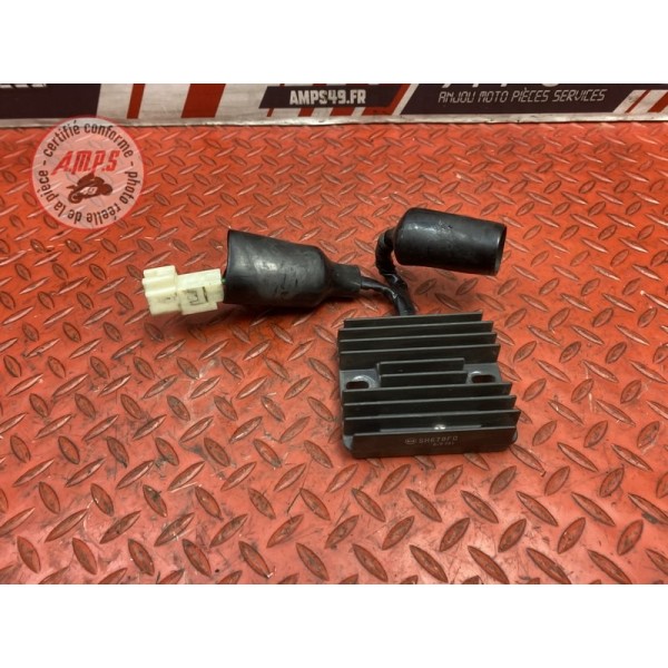 Regulateur de tension 