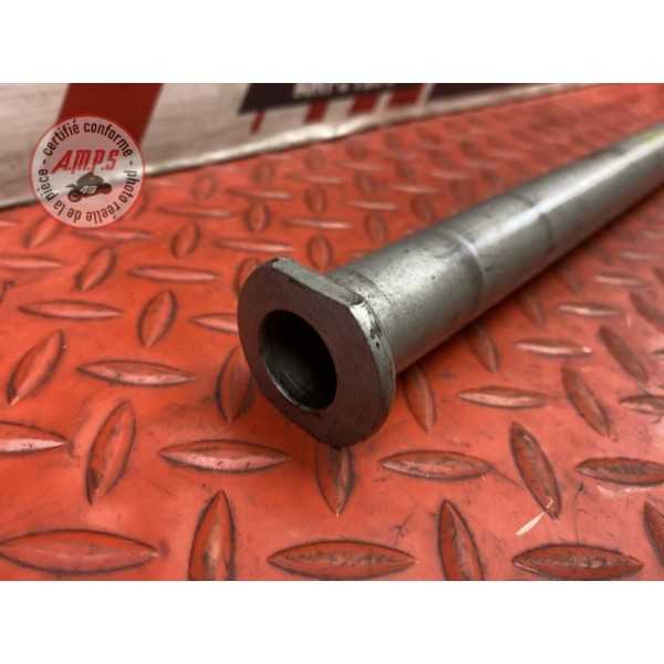 Axe de roue arriere 