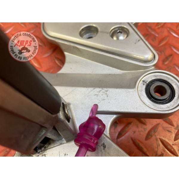 Platine repose pied droite Yamaha FZ6 de 2004 à 2006 
