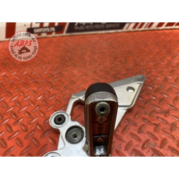 Platine repose pied gauche Yamaha FZ6 de 2004 à 2006 