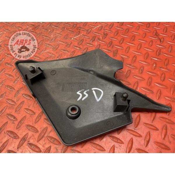 Cache plastique sous selle droit 