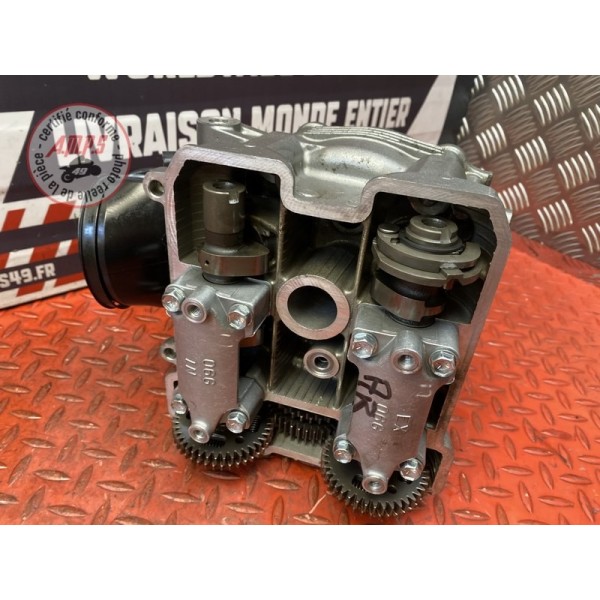 Culasse avec arbre a came arriere 